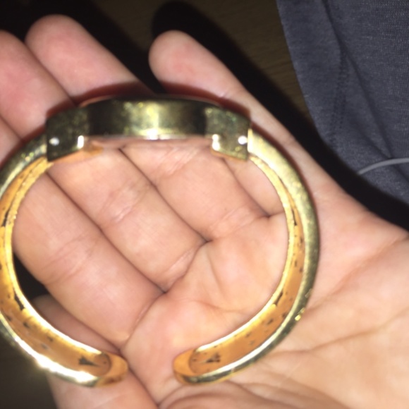 MOP Quartz Open Bangle Watch - Picture 2 of 3